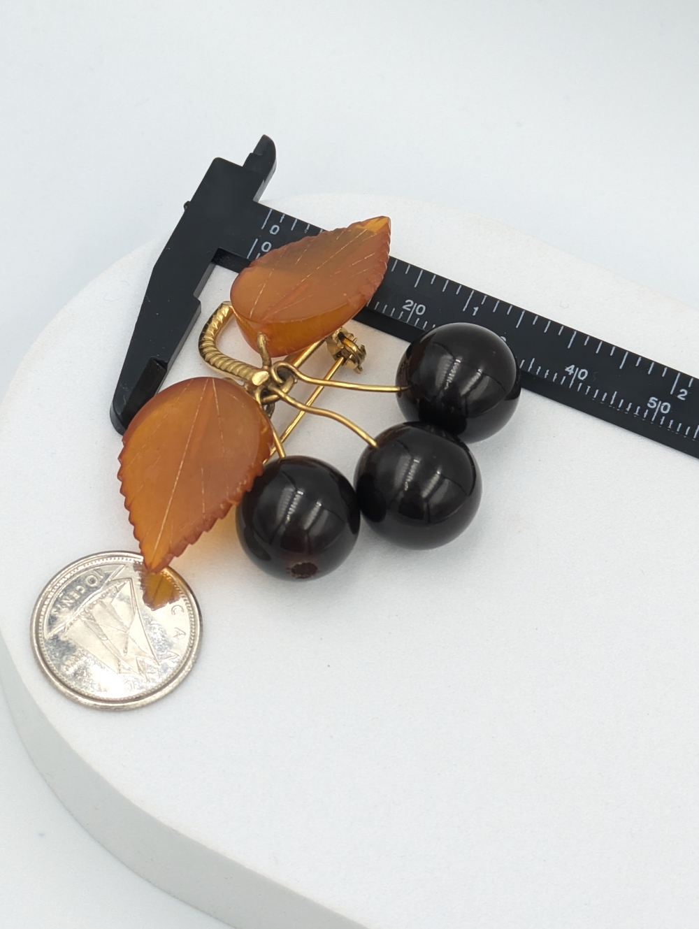 Vintage Baltic Amber Cherry Brooch - Gold Plated Brass Frame, USSR 1980s - Picture 2 of 9